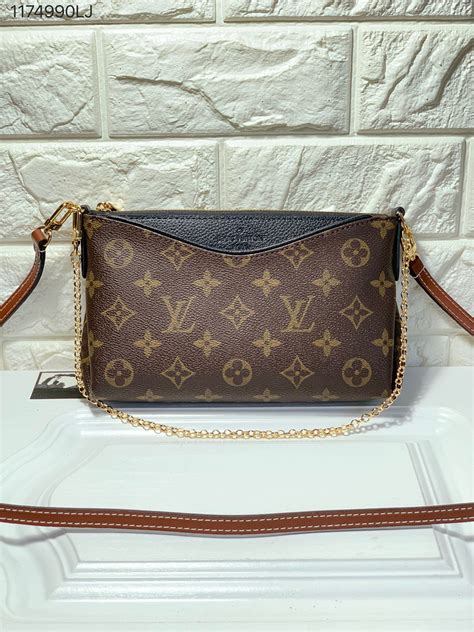 small louis vuitton bag crossbody.